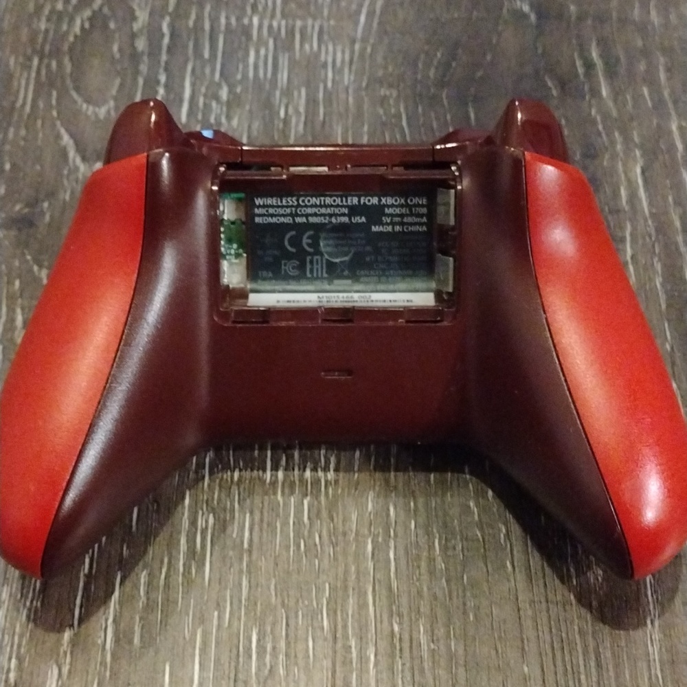 Red Xbox Controller - Picture 2 of 2
